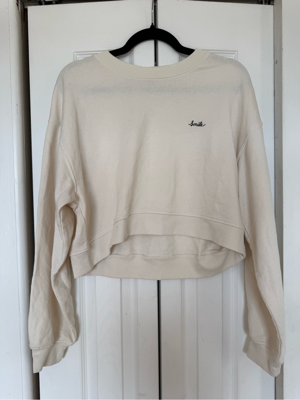 Smile Embroidered Cropped Sweatshirt - Cream